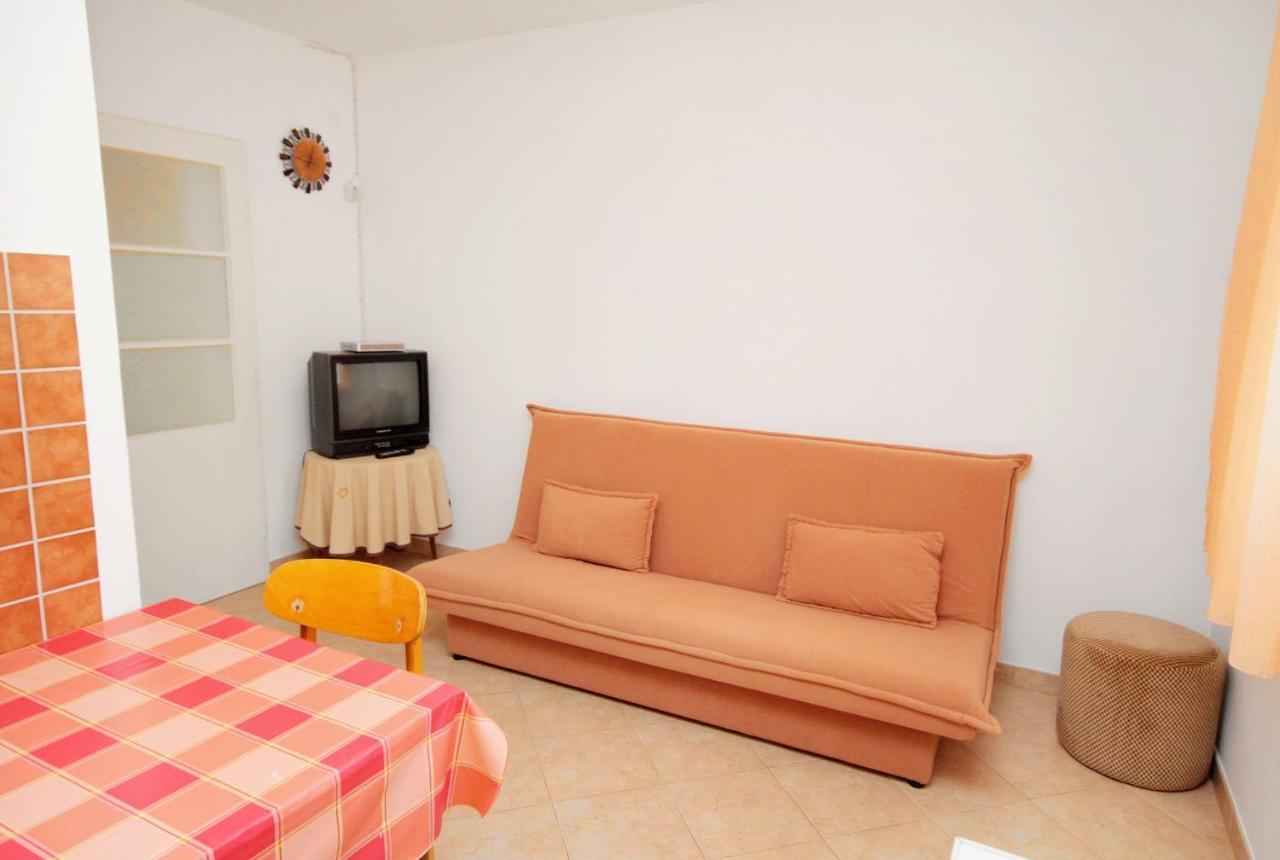 Apartments With A Parking Space Novi Vinodolski - 5587 エクステリア 写真